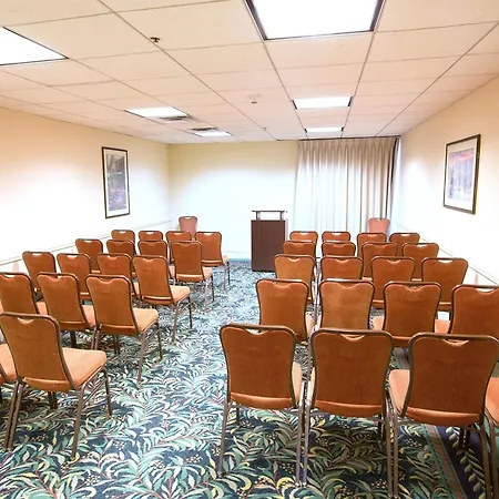 Hilton Garden Inn Dallas / Market Center 